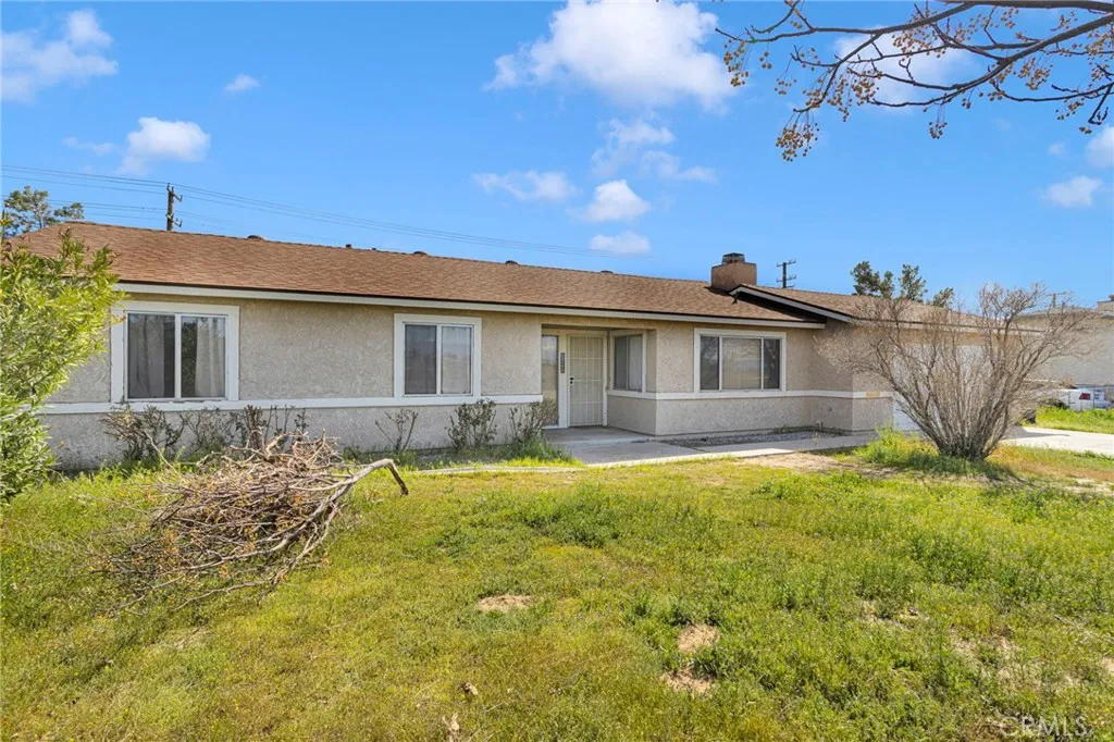 11591 Kiowa Road, Apple Valley, California 92308 home-pic-3