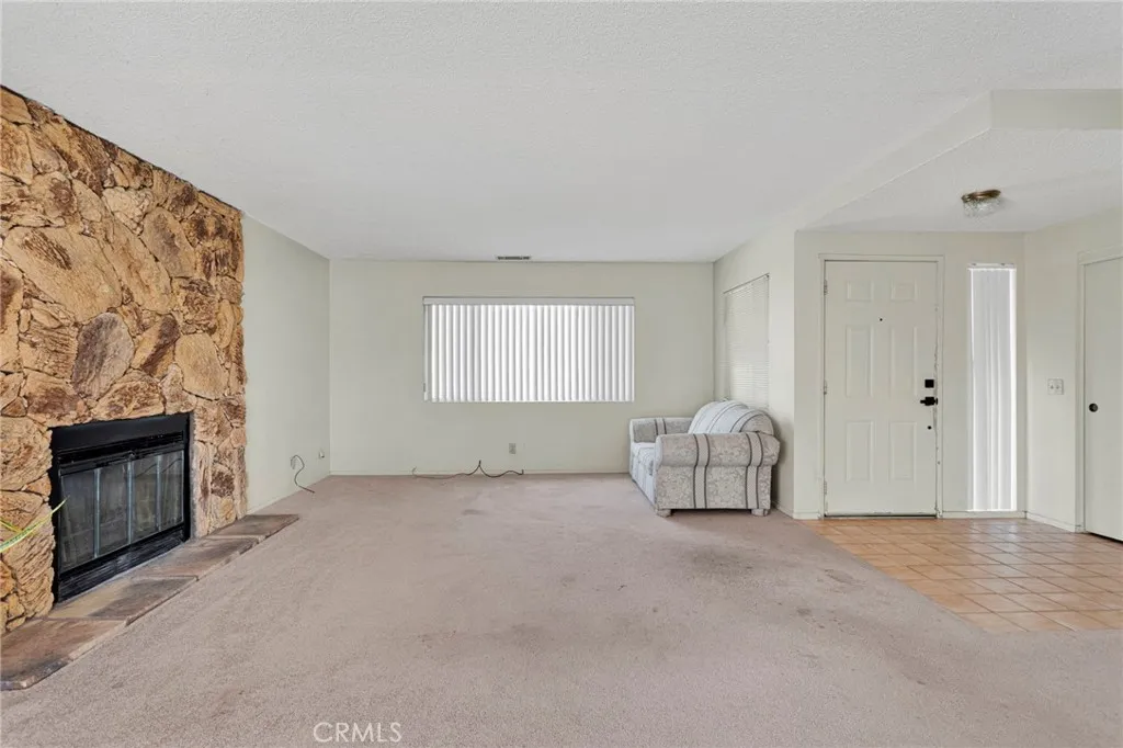 11591 Kiowa Road, Apple Valley, California 92308 home-pic-6