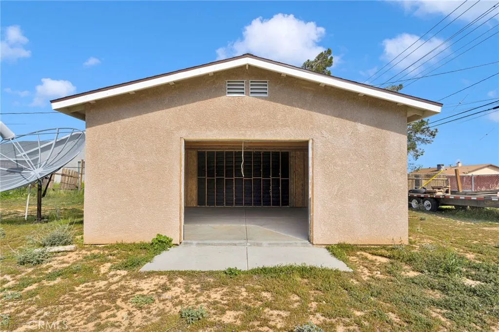 11591 Kiowa Road, Apple Valley, California 92308 home-pic-31