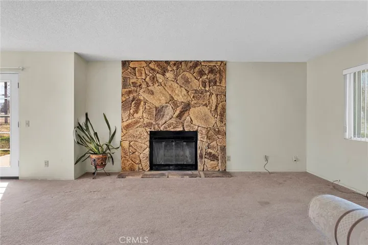 11591 Kiowa Road, Apple Valley, California 92308