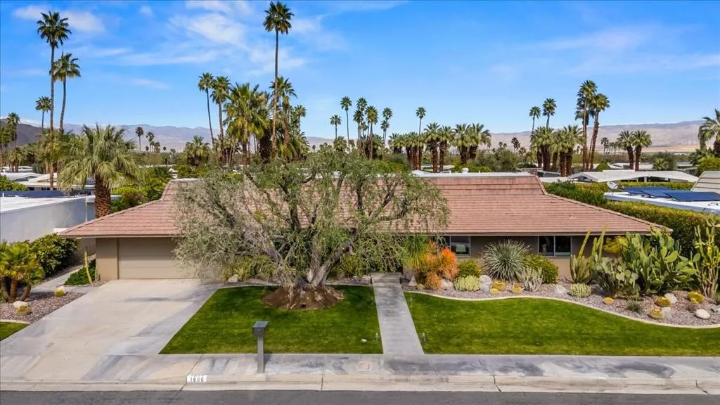1606 E Via Estrella, Palm Springs, California 92264 home-pic-13