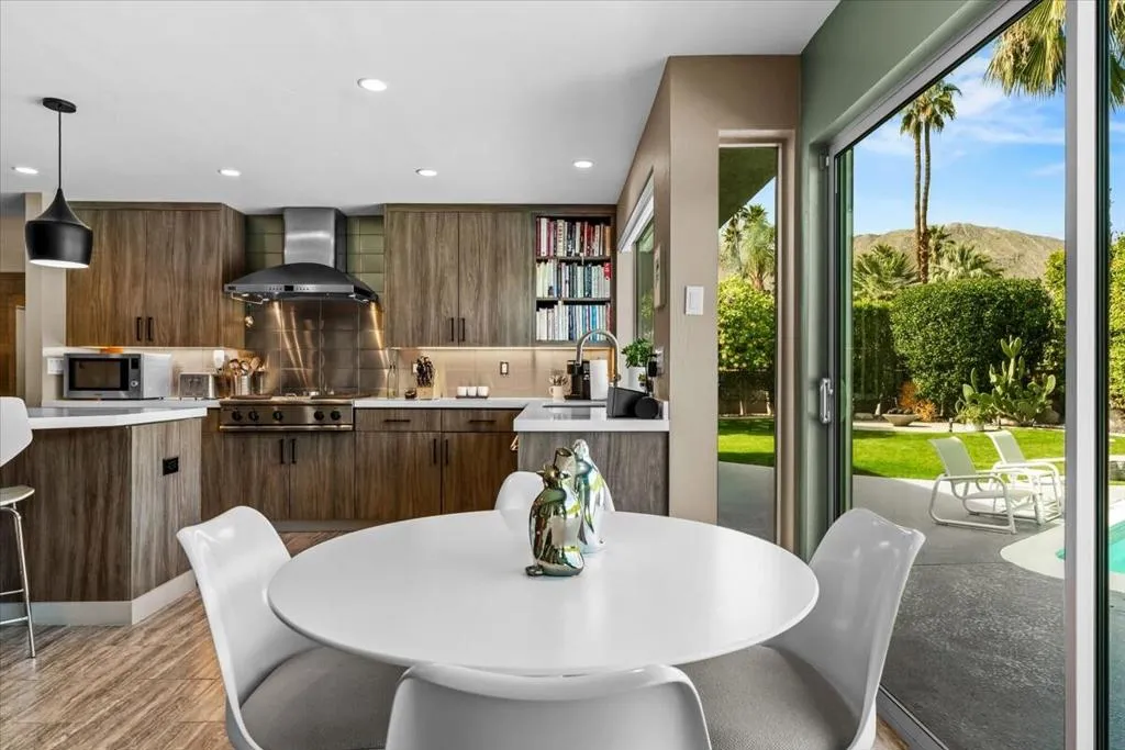 1606 E Via Estrella, Palm Springs, California 92264 home-pic-29