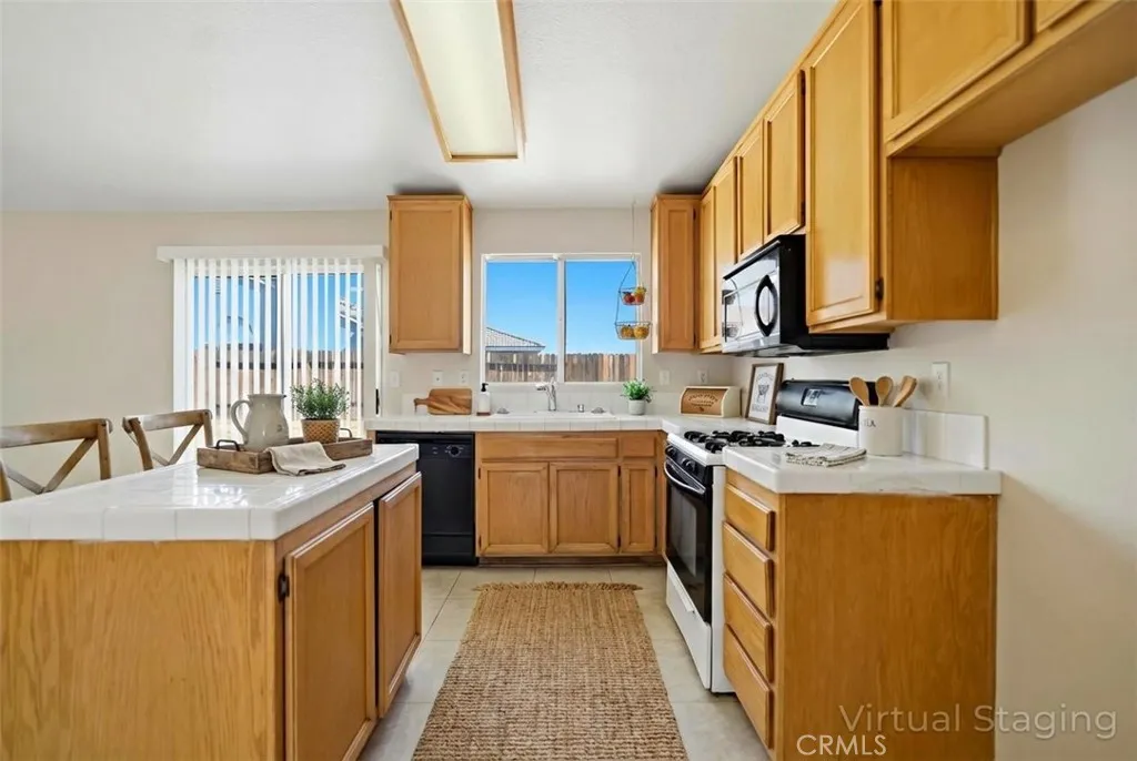 13041 Stanford Drive, Victorville, California 92392 home-pic-9