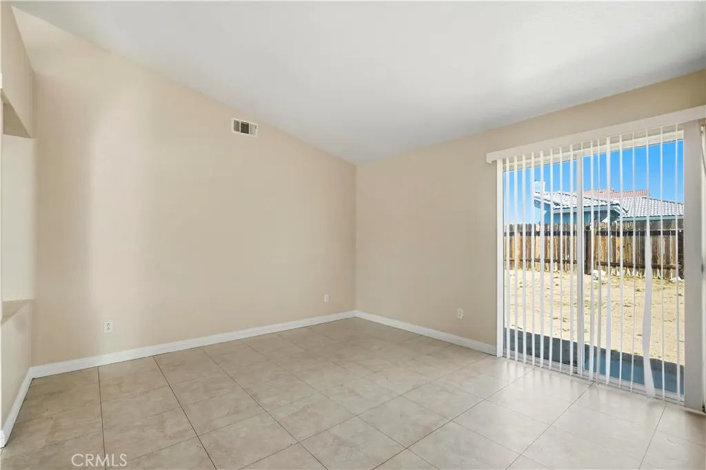 13041 Stanford Drive, Victorville, California 92392 home-pic-21