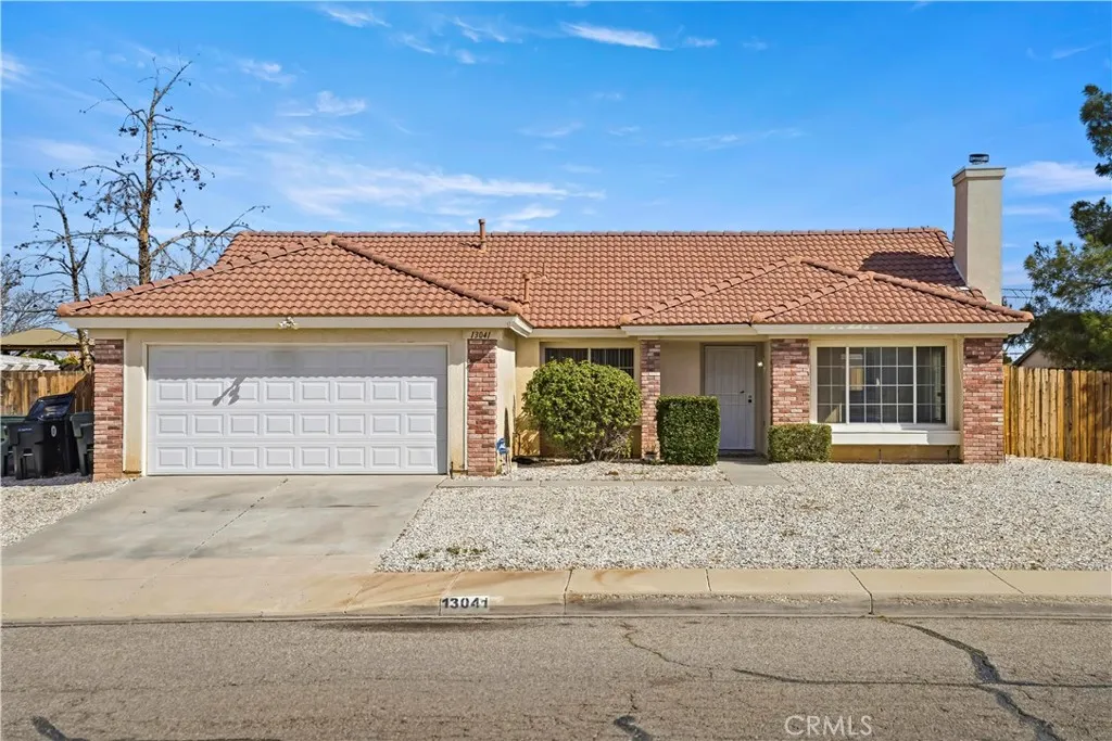 13041 Stanford Drive, Victorville, California 92392 home-pic-2