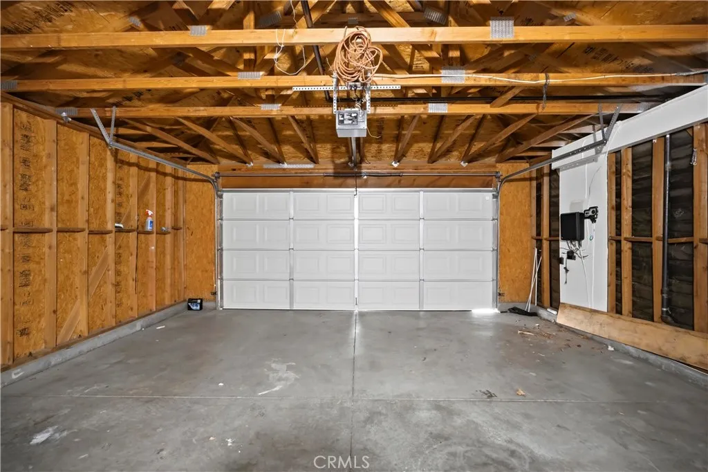 13041 Stanford Drive, Victorville, California 92392 home-pic-41