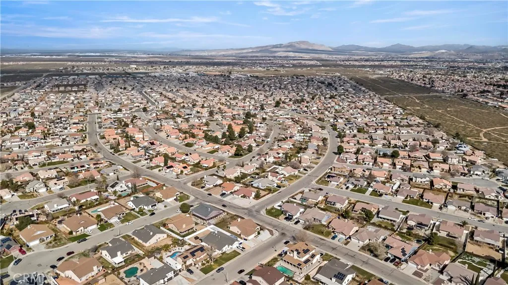 13041 Stanford Drive, Victorville, California 92392 home-pic-46