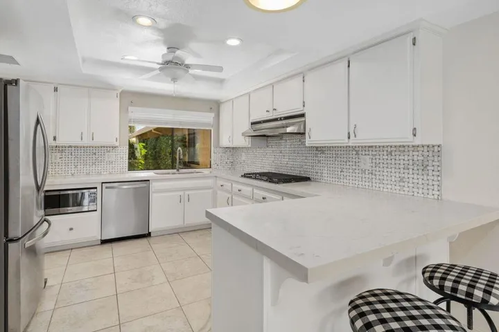 15_12009047_186573_186573-EI-115