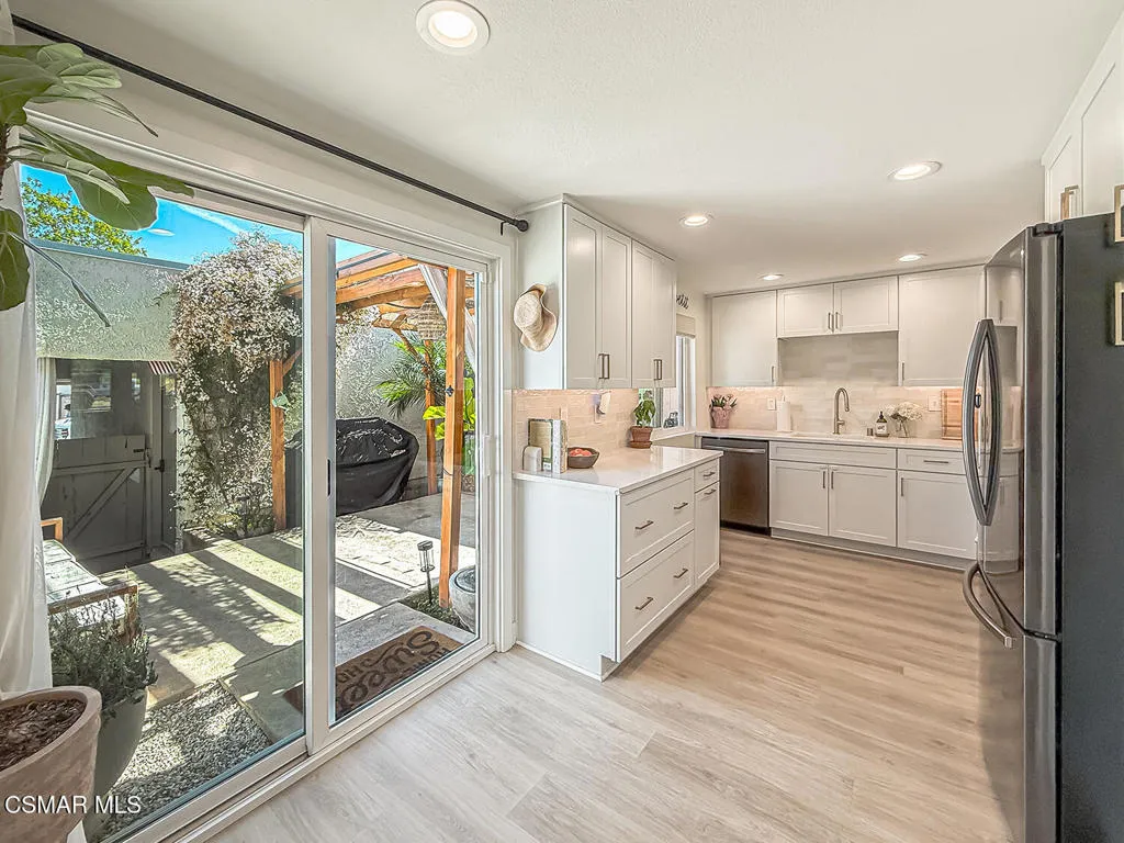 293 Green Moor Place, Thousand Oaks, California 91361 home-pic-11
