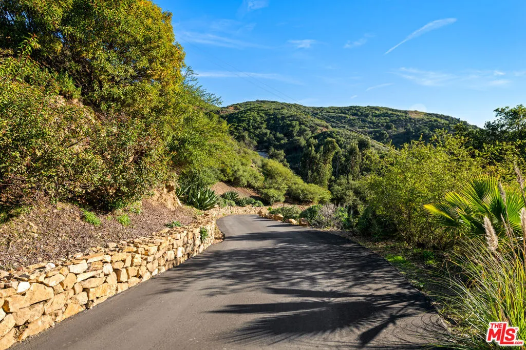 503 Vera Canyon Drive, Malibu, California 90265 home-pic-24