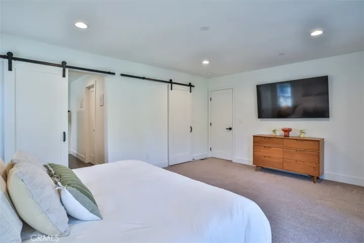 28622 Shenandoah Drive, Lake Arrowhead, California 92352