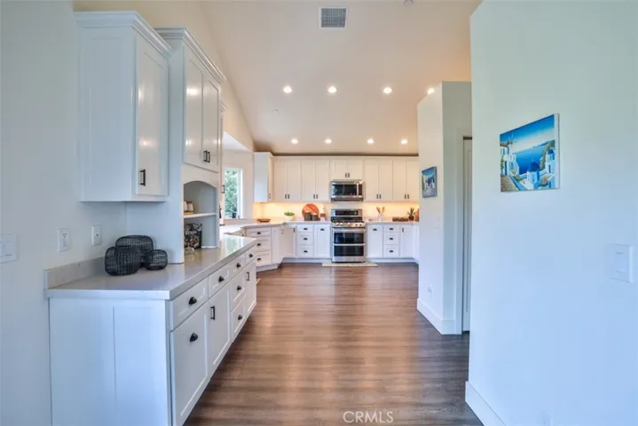 28622 Shenandoah Drive, Lake Arrowhead, California 92352