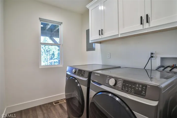28622 Shenandoah Drive, Lake Arrowhead, California 92352