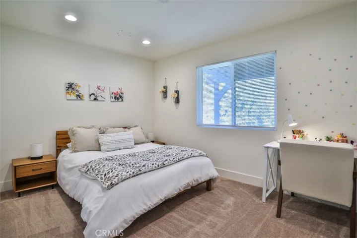 28622 Shenandoah Drive, Lake Arrowhead, California 92352