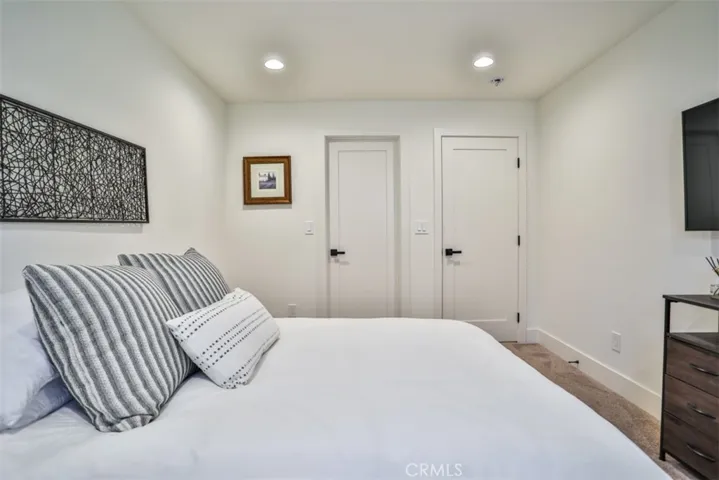 28622 Shenandoah Drive, Lake Arrowhead, California 92352