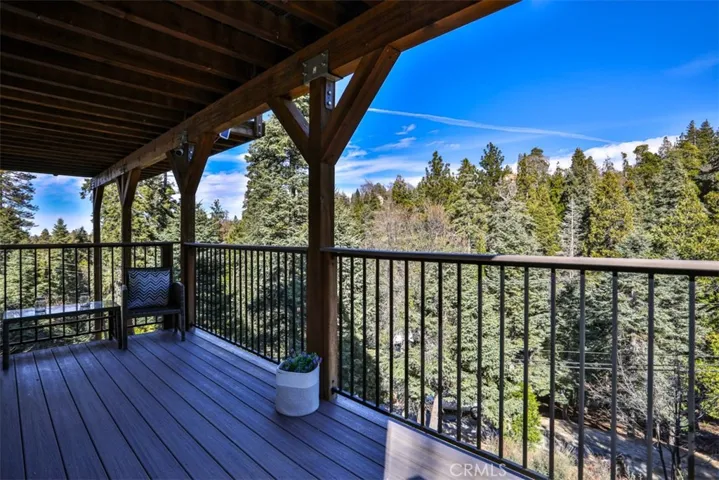 28622 Shenandoah Drive, Lake Arrowhead, California 92352