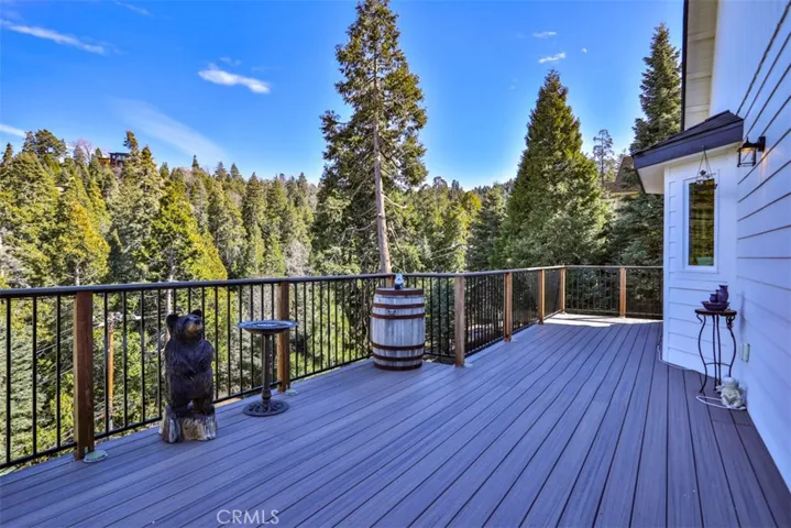 28622 Shenandoah Drive, Lake Arrowhead, California 92352