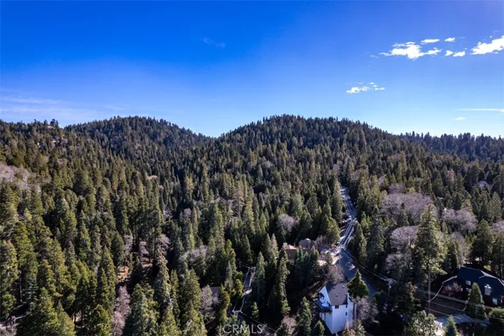 28622 Shenandoah Drive, Lake Arrowhead, California 92352
