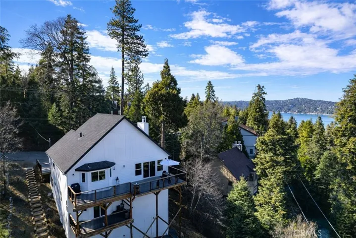 28622 Shenandoah Drive, Lake Arrowhead, California 92352