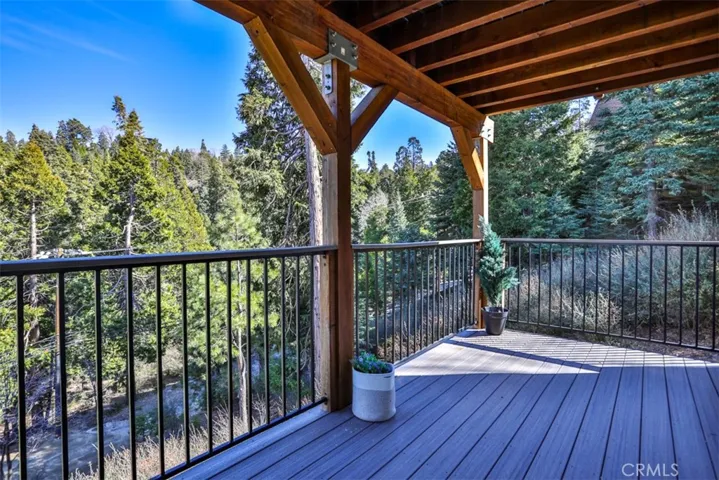 28622 Shenandoah Drive, Lake Arrowhead, California 92352