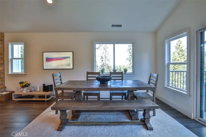 28622 Shenandoah Drive, Lake Arrowhead, California 92352