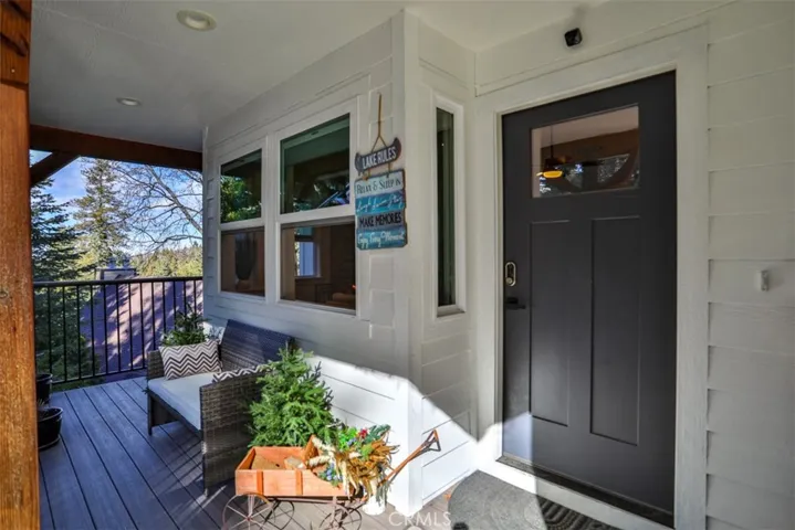 28622 Shenandoah Drive, Lake Arrowhead, California 92352