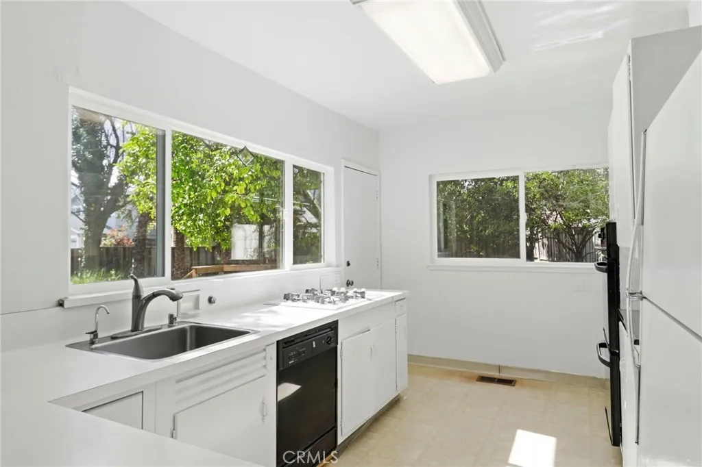 1500 W San Tomas Aquino Road, Campbell, California 95008 home-pic-16