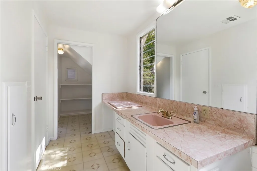 1500 W San Tomas Aquino Road, Campbell, California 95008 home-pic-30