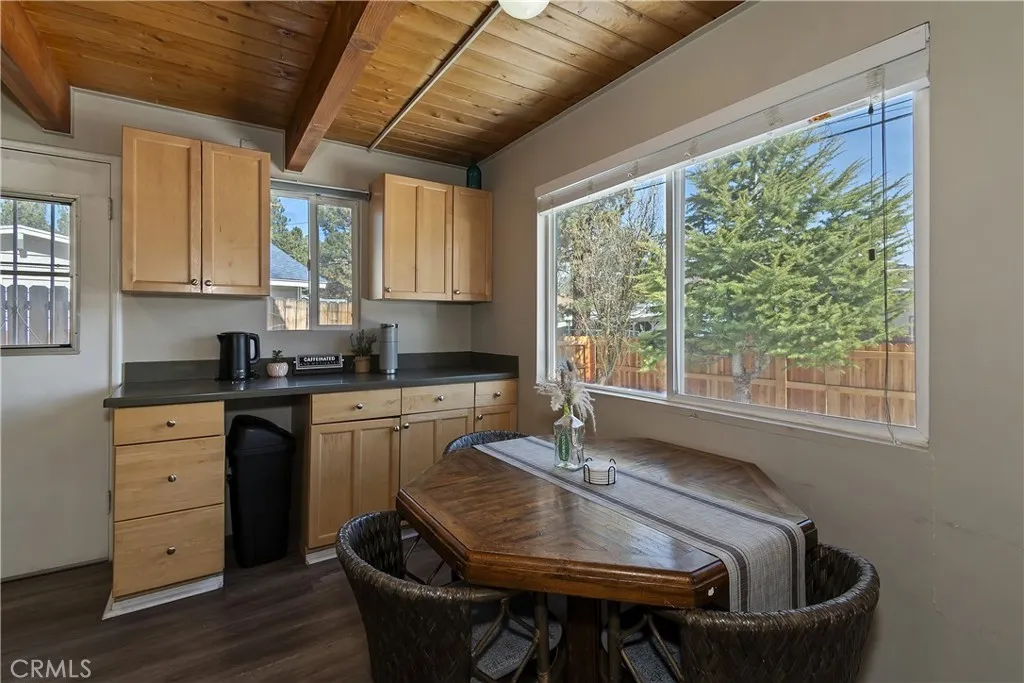 728 W Aeroplane, Big Bear City, California 92314 home-pic-11