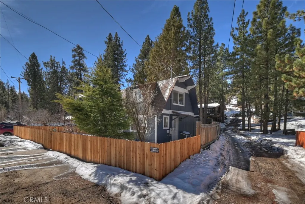 728 W Aeroplane, Big Bear City, California 92314 home-pic-34