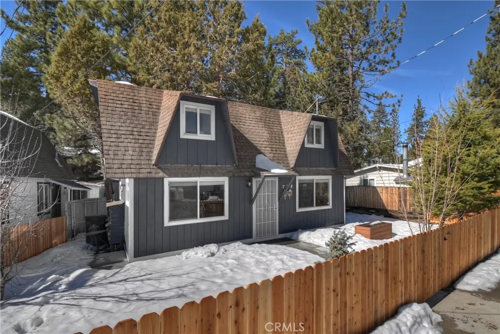 728 W Aeroplane, Big Bear City, California 92314 home-pic-1
