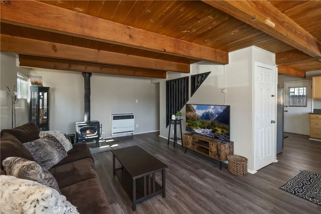728 W Aeroplane, Big Bear City, California 92314 home-pic-7