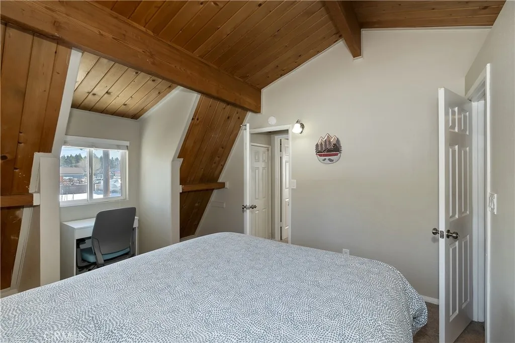 728 W Aeroplane, Big Bear City, California 92314 home-pic-17