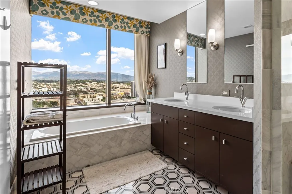 1100 Wilshire 2702, Los Angeles, California 90017 home-pic-14