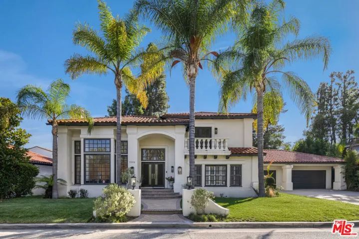15916 Daniel Lane, Encino, California 91436