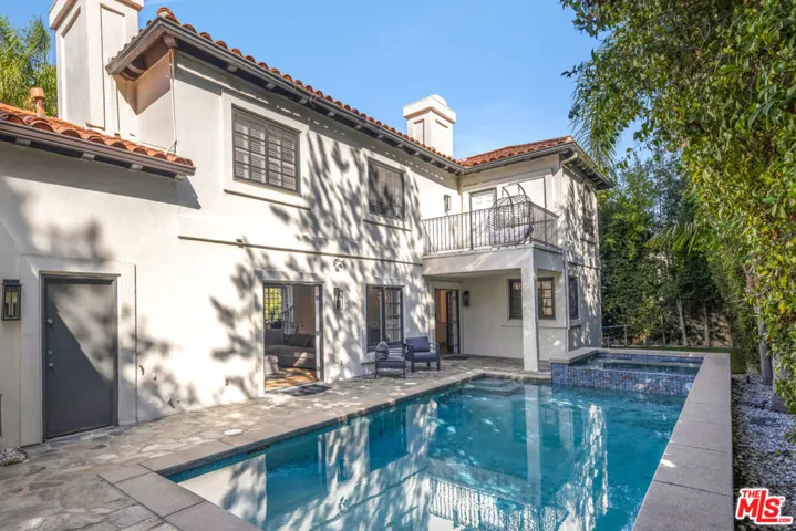 15916 Daniel Lane, Encino, California 91436