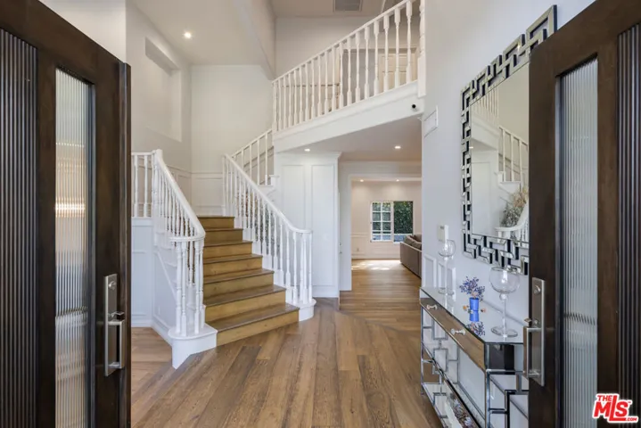 15916 Daniel Lane, Encino, California 91436