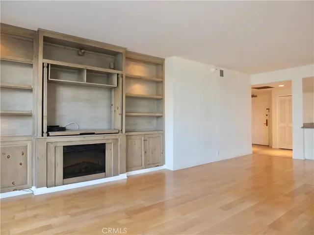 850 E Ocean Boulevard 203, Long Beach, California 90802
