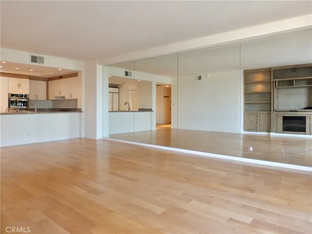 850 E Ocean Boulevard 203, Long Beach, California 90802