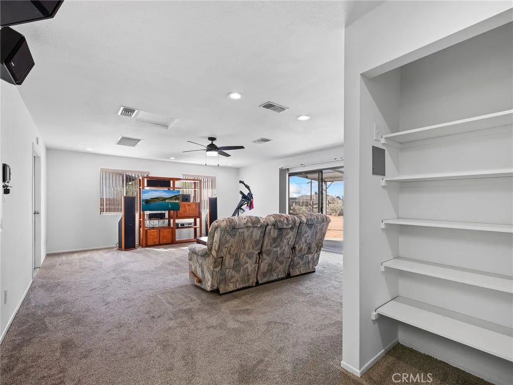 14060 Osage Road, Apple Valley, California 92307 home-pic-14
