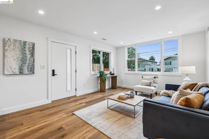 667A - Living Room
