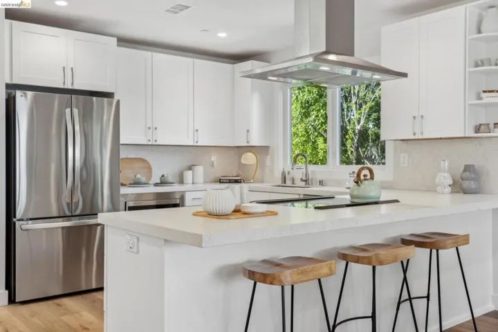 667 - Kitchen