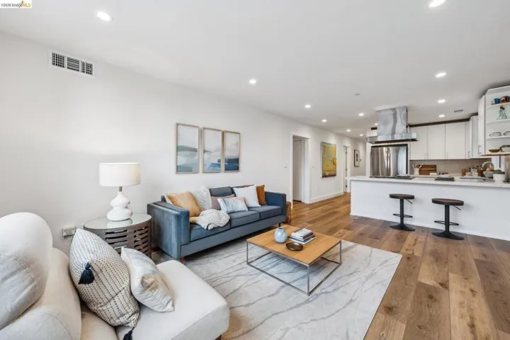 667A - Living Room