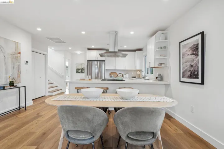 667 - Dining Area