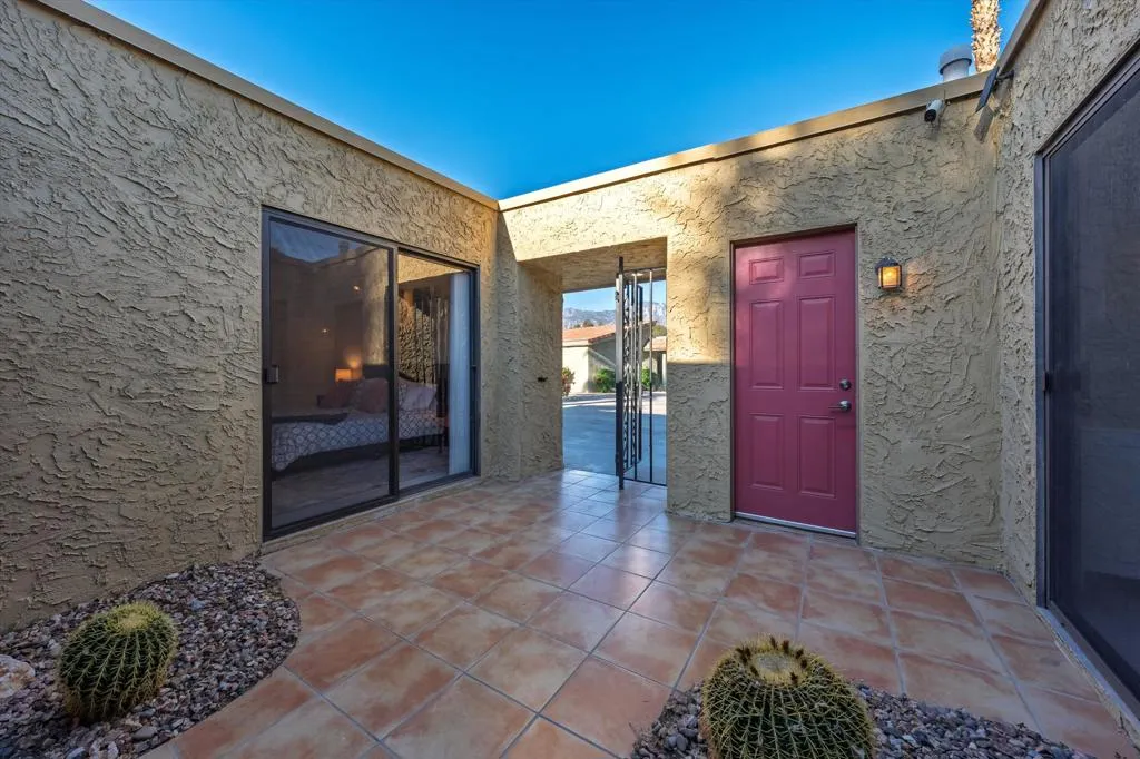35380 Calle Sonseca, Cathedral City, California 92234 home-pic-3