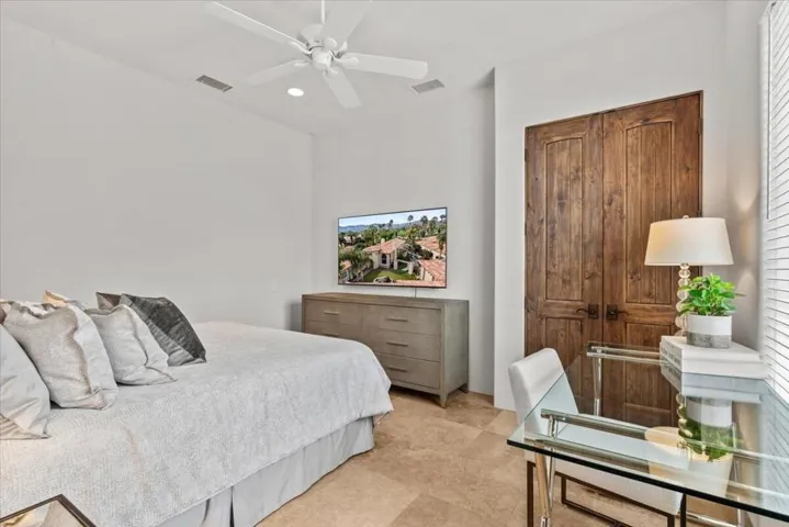 19-79910 Mission Dr-8