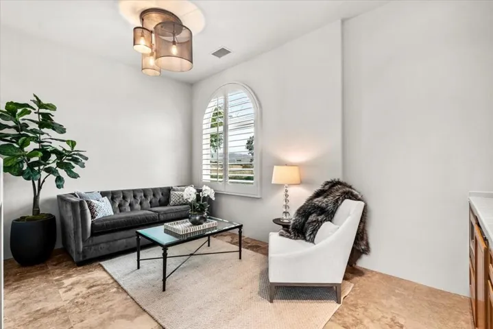 14-79910 Mission Dr-9