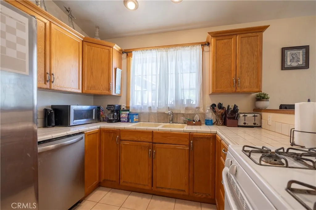 209 W Meadow Lane, Big Bear City, California 92314 home-pic-7