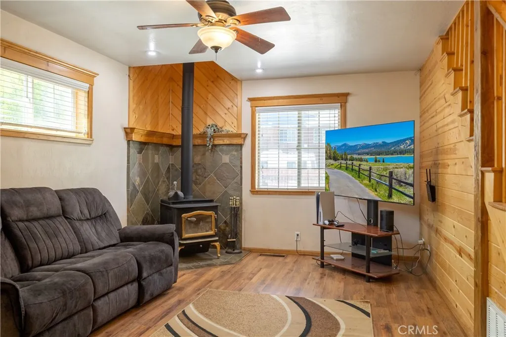 209 W Meadow Lane, Big Bear City, California 92314 home-pic-3