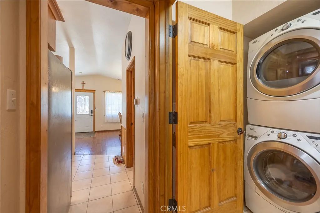 209 W Meadow Lane, Big Bear City, California 92314 home-pic-10